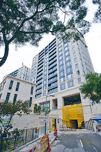 山頂MOUNT NICHOLSON單位室,近期以每呎11.5萬沽。