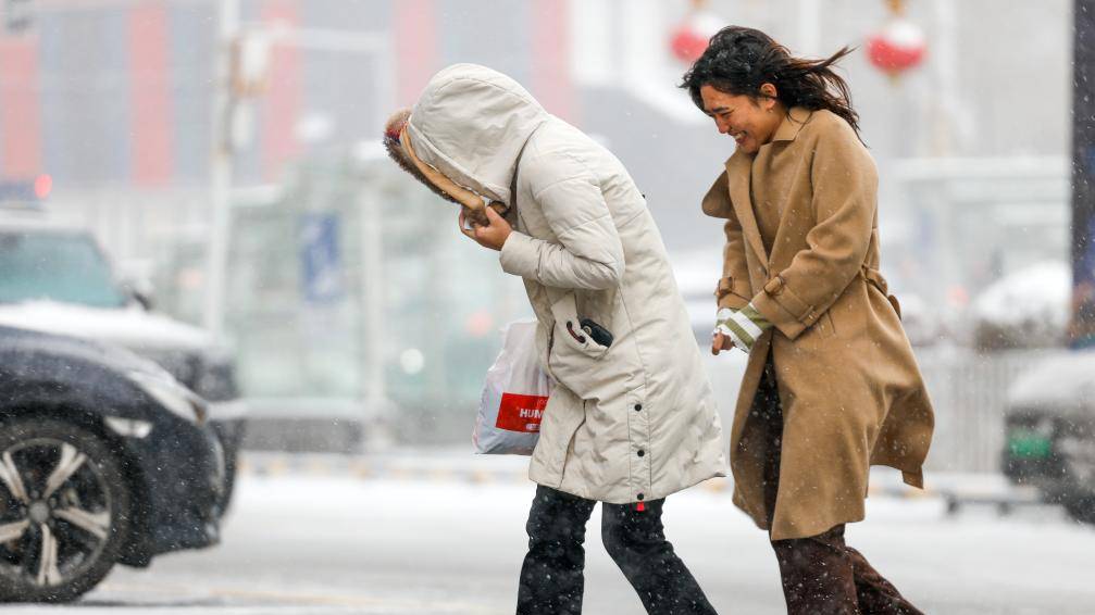 本周後期深圳最低氣溫將降至12℃，還伴有降雨。 新華社資料圖