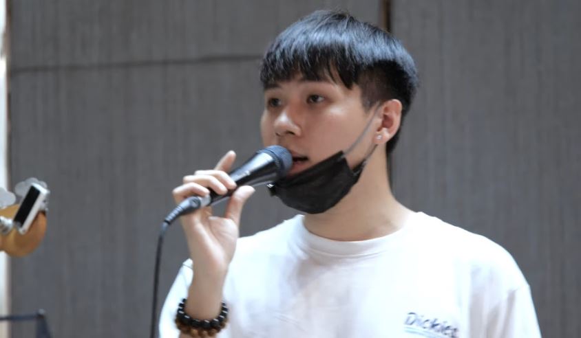 Zayden擁有多年街頭busking的經驗。