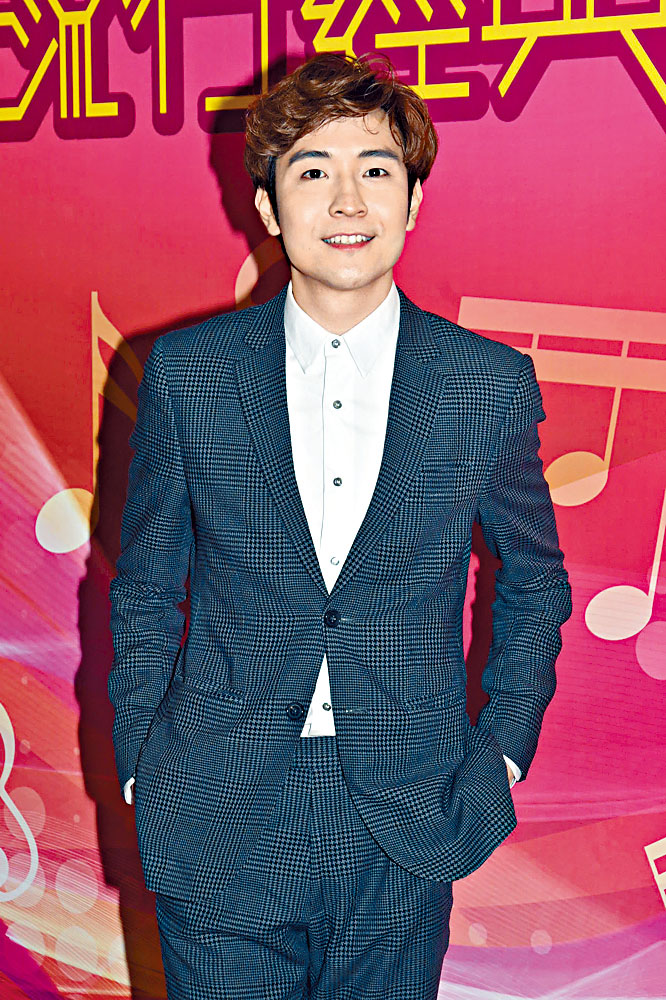 狄易達將暑假開騷計畫，改為與學生拍MV留念。