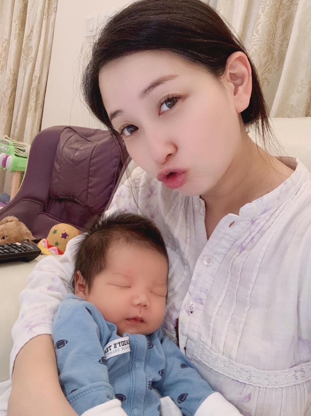 麦雅致上月「卸货」,诞下小蛋黄。