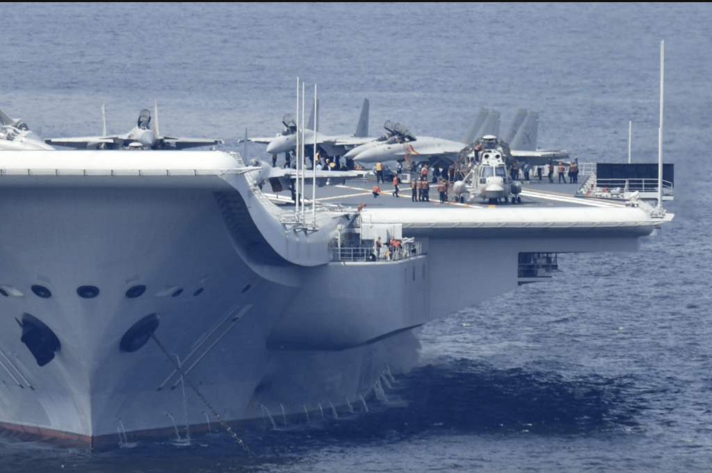 海軍航母山東艦編隊昨起一連訪港5日。 海軍航母山東艦編隊昨起一連訪港5日。