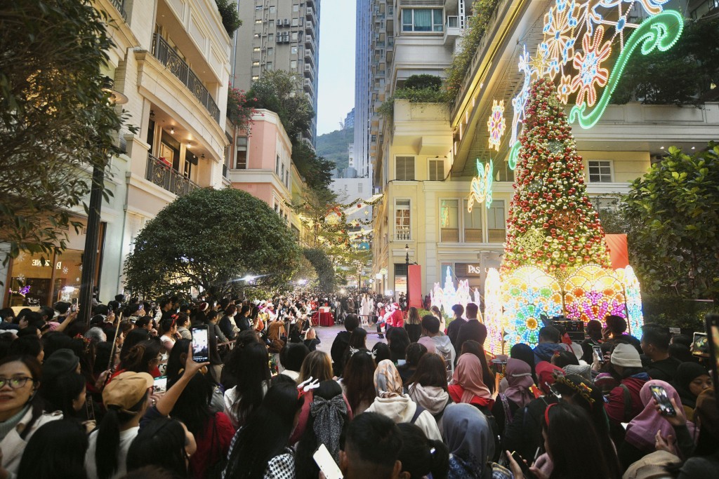 香港聖誕節氣氛濃厚。陳浩元攝