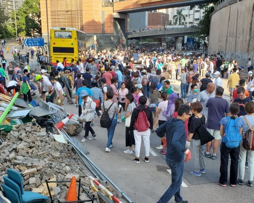 港大籲教職員避免回校。