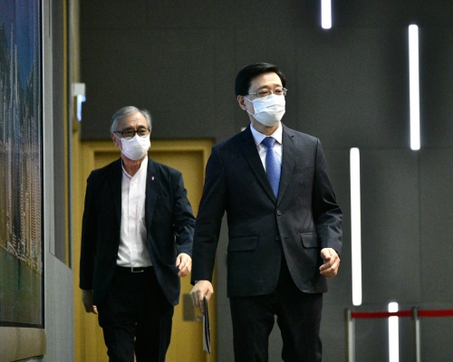 李家超指偷渡港人事件坊間多次有不實猜測或報道。