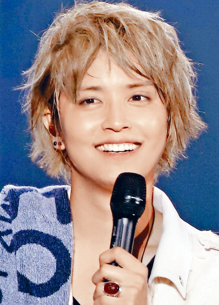 手越祐也與尊尼事務所解約後，將會舉行記招，疑似會爆大鑊。