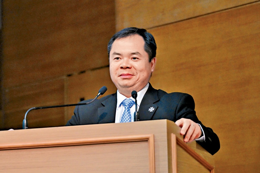 圣保罗男女中学校长潘绍慈表示，学校每年会预留约100个学额予外校生。