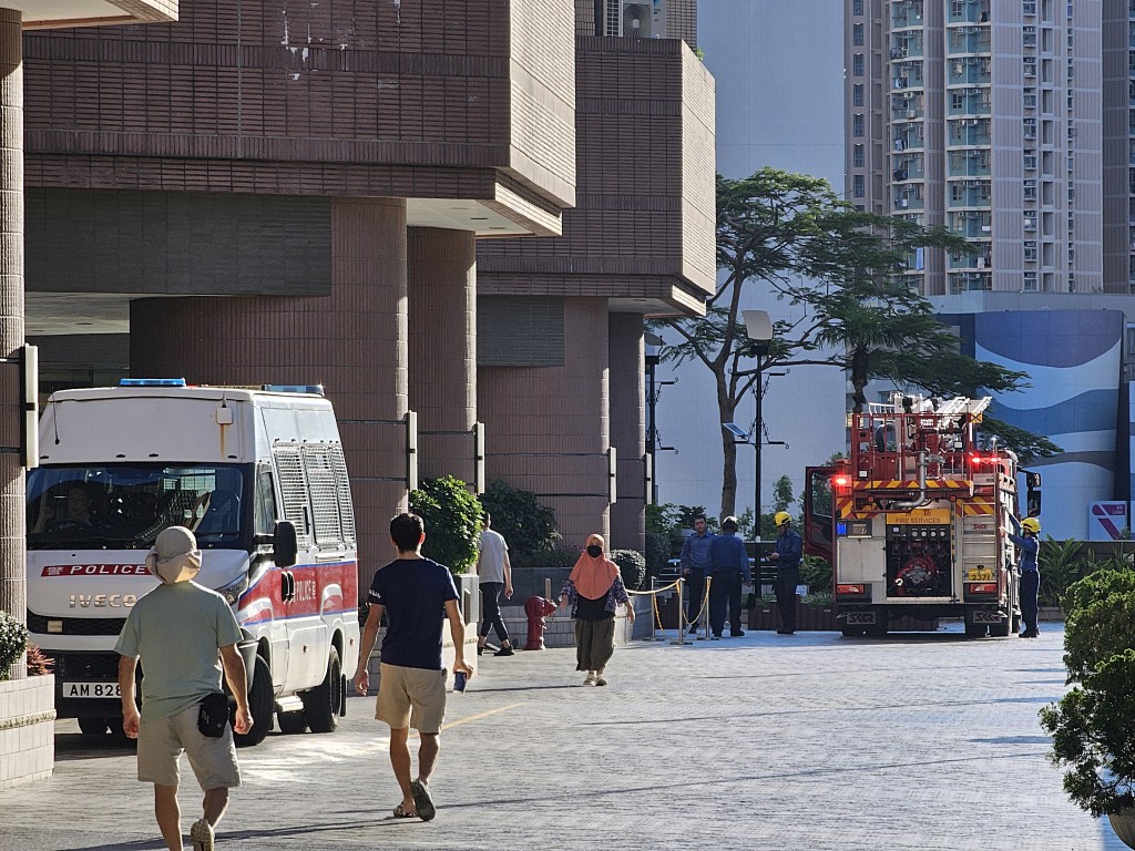 現場在將軍澳唐德街9號將軍澳中心。