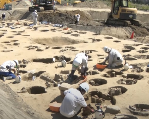 日本大阪梅田墓遺址掘出1500具骸骨。 網圖