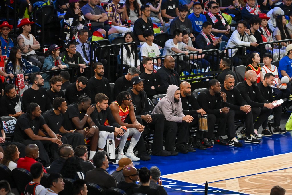 NBA中国赛独行侠vs火箭。魏国谦摄