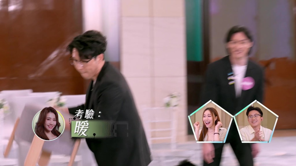 吳旭東索性成張櫈擸走兼直接放在阮嘉敏面前坐下。
