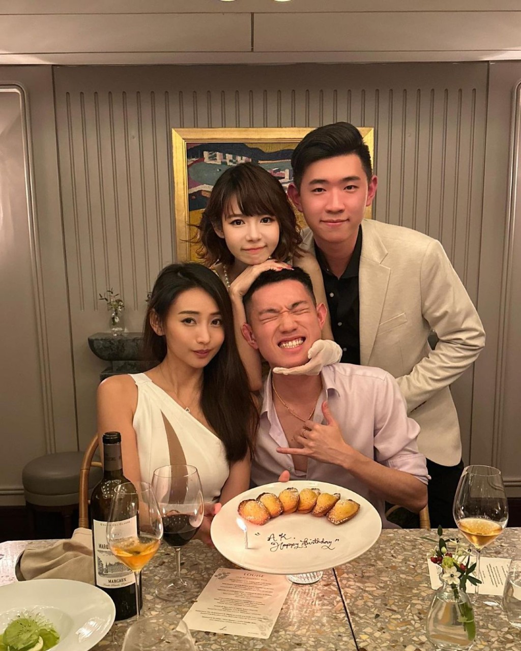 去年12月是林明祯弟弟的24岁生日，几姊弟又飞来香港找林明祯一起庆生。