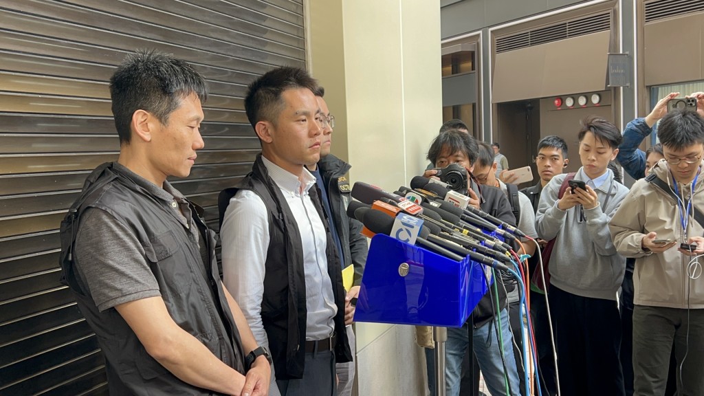 警方交代案情。楊偉亨攝 警方交代案情。楊偉亨攝