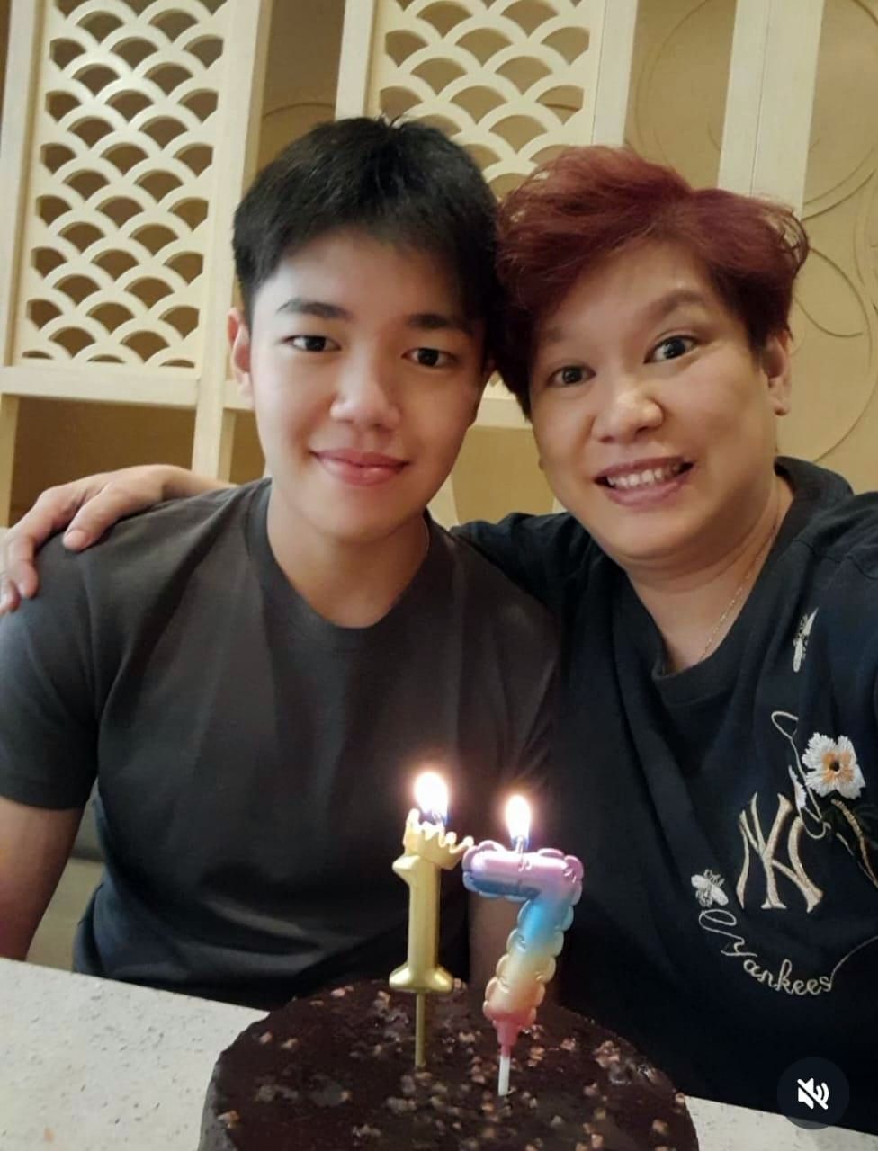 梅啟明老婆Joey（右）轟梅啟明「全職兒子」，被上門追債是常態。