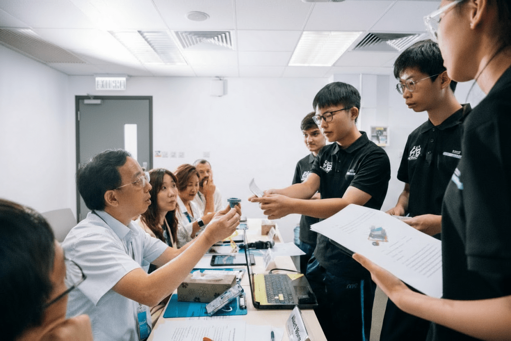 「海洋減塑創新挑戰賽」鼓勵中學生構思解決方案。