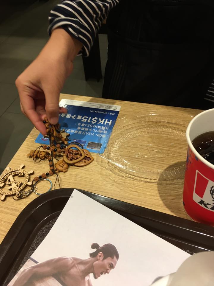 內地女聲稱聾啞人士流連快餐店向市民行乞。Henry Lau FB圖