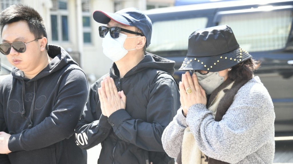 譚父譚澤均(中)「非常鍾意」蔡天鳳 交8千萬任投資因較其子成熟 譚父譚澤均(中)「非常鍾意」蔡天鳳 交8千萬任投資因較其子成熟