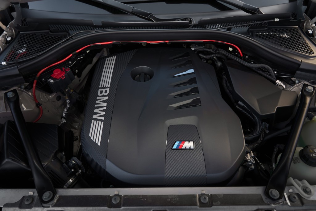 新一代宝马BMW X3 SUV登场，高性能M50的直6Turbo引擎总马力达398ps。