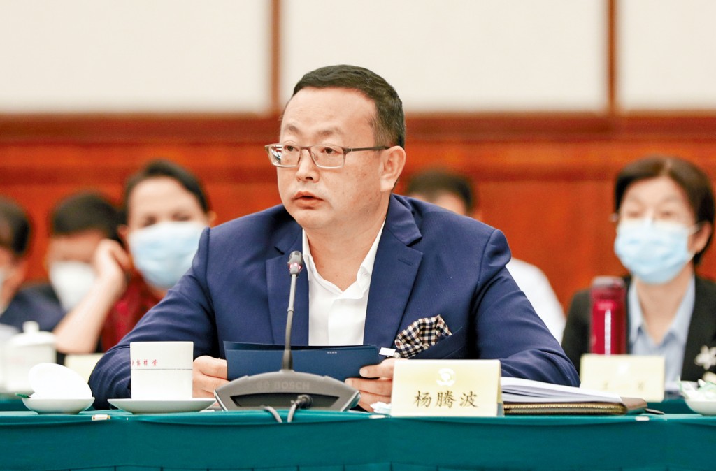 中國商人楊騰波。