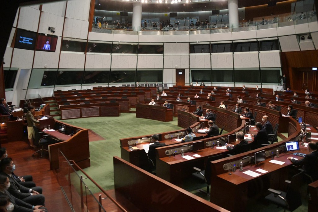 民主派議員座位無人坐。