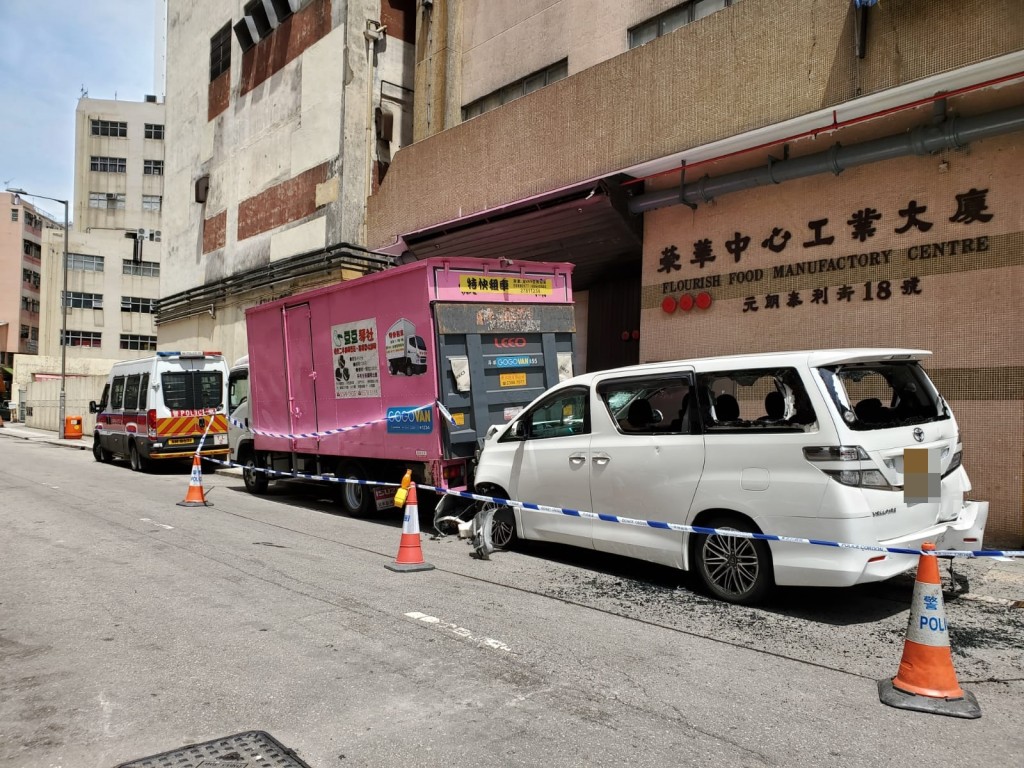 涉事的七人车。    欧阳伟光摄