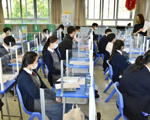 疫情影響下，本學年中小學實施半日面授課。 資料圖片