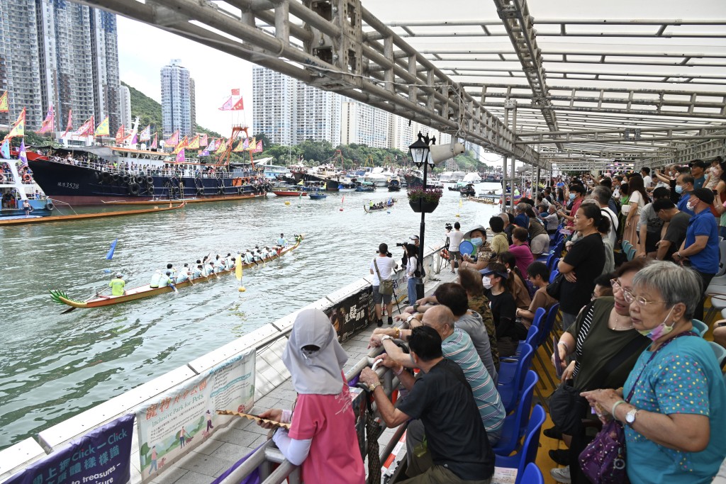 去年在香港仔舉辦的「2023香港仔龍舟競渡大賽」。資料圖片