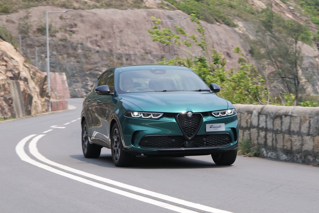 Alfa Romeo Tonale車身小巧，快軚轉彎操控十分敏捷。