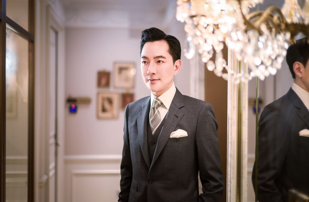 Calvin Lo表示,若太多人根據同一個建議採取行動,會令AI當初給出答案時所依據的客觀條件隨之改變。 Calvin Lo表示,若太多人根據同一個建議採取行動,會令AI當初給出答案時所依據的客觀條件隨之改變。