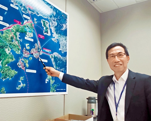 發展局副秘書長麥成章表示,有信心日後使用機製砂作填海物料,並不會出現「斷貨」問題。