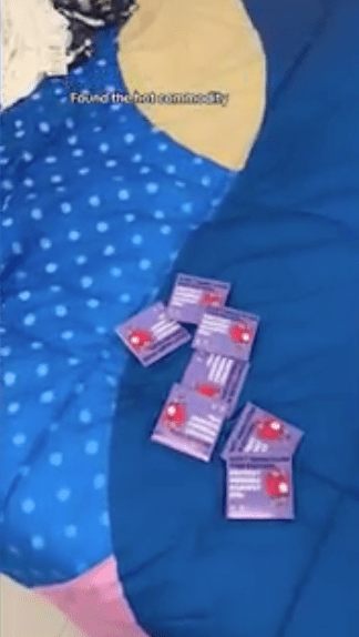 有奥运选手在网上平台发布影片，介绍选手村内免费派发的避孕套。
