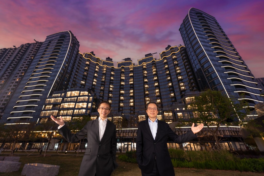 新地雷霆(图右)表示,项目第1期及2A期预计将于短期内以现楼形式招标发售。 新地雷霆(图右)表示,项目第1期及2A期预计将于短期内以现楼形式招标发售。