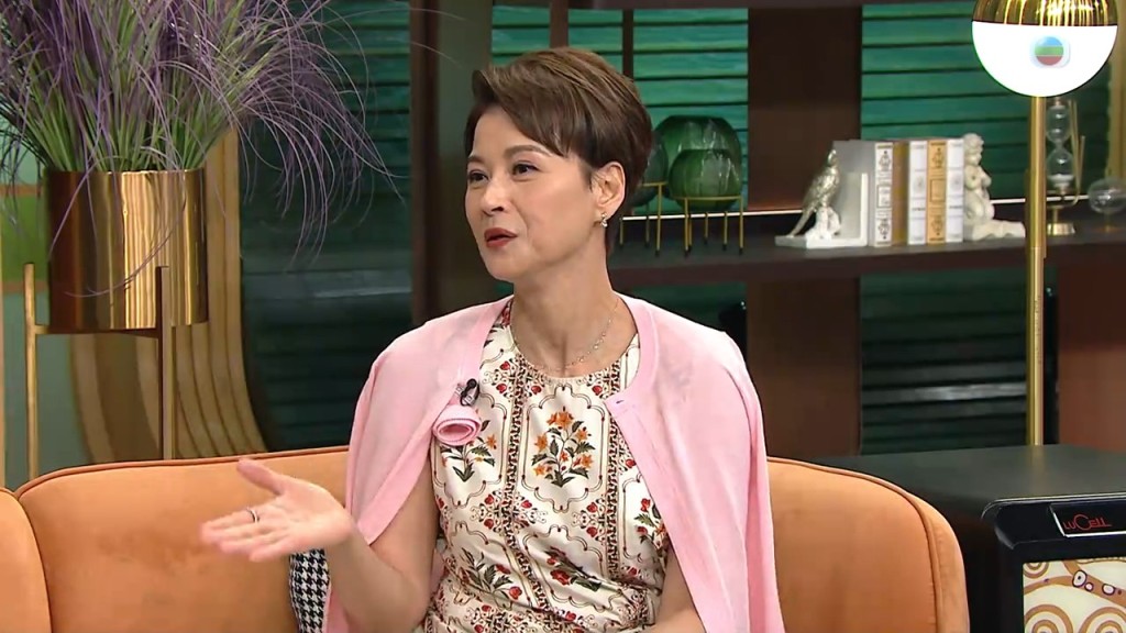 黎燕珊拍拖表示獲仔女支持。