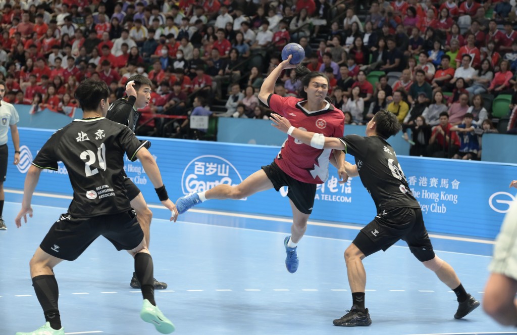 男子手球銅牌賽，港隊不敵北京隊。何君健攝