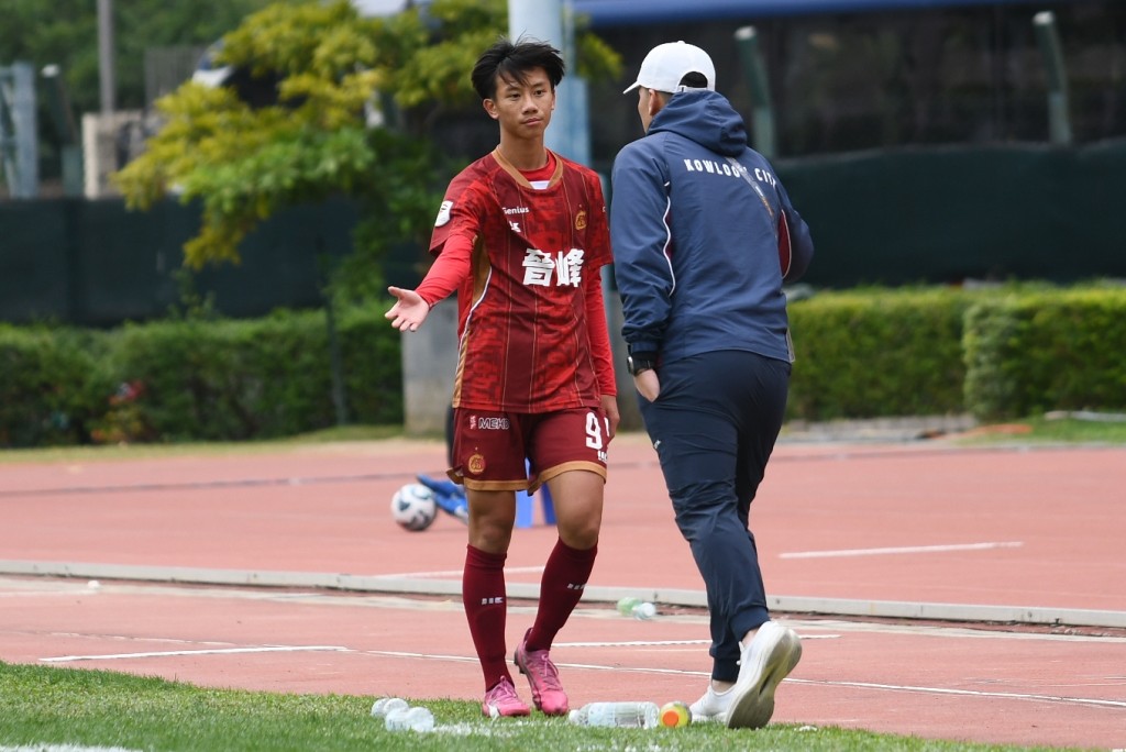 封天詠以16歲之齡在港超入波創造紀錄。 