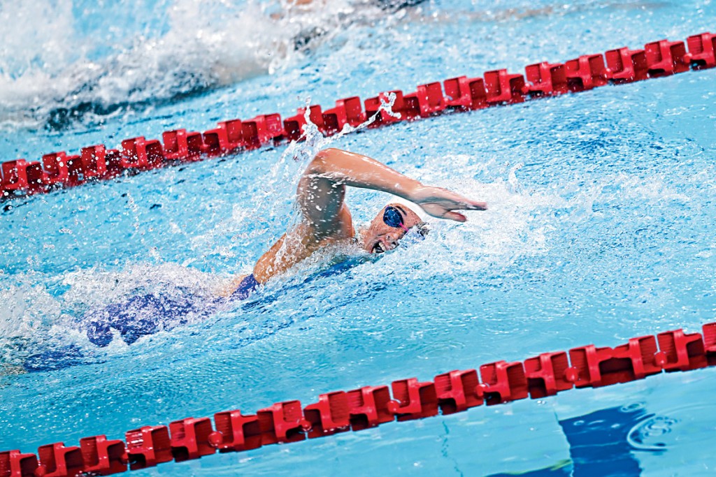 何詩蓓受邀參加中國游泳公開賽。