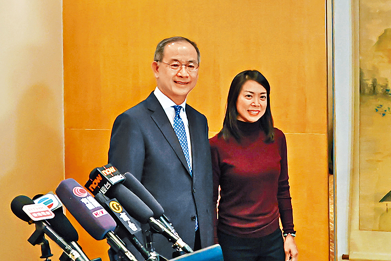 金融管理局總裁余偉文表示當局會繼續探索及優化灣區跨境理財通等利商便民的措施。