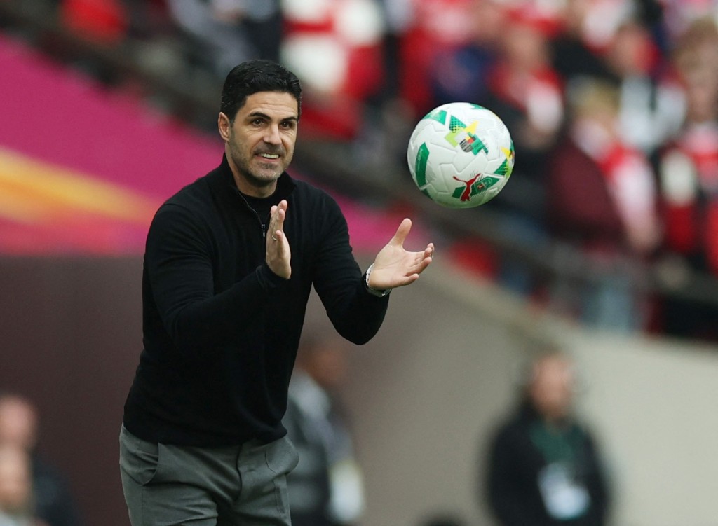 球评家们批评阿迪达用基柏阿列沙巴拿打正选的决定。路透社