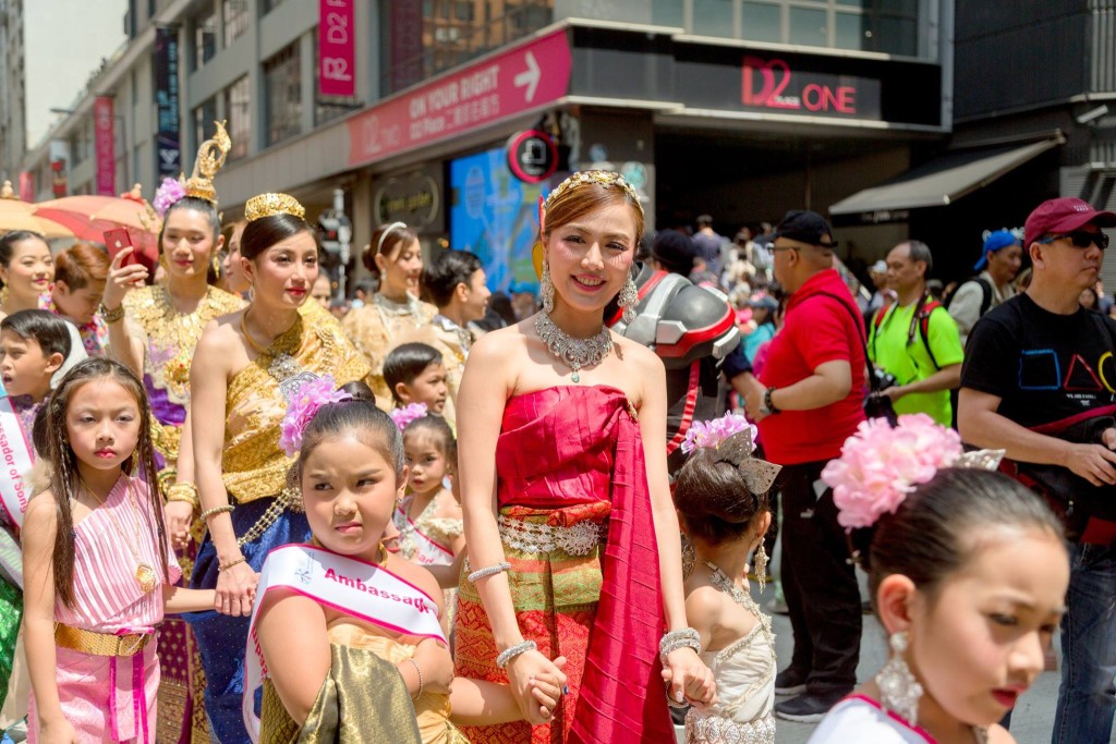 場外將舉行仙女巡遊,玩之餘,不乏泰國文化宣傳。