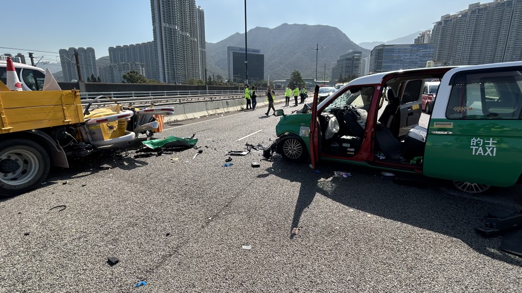 的士撞箭嘴車。