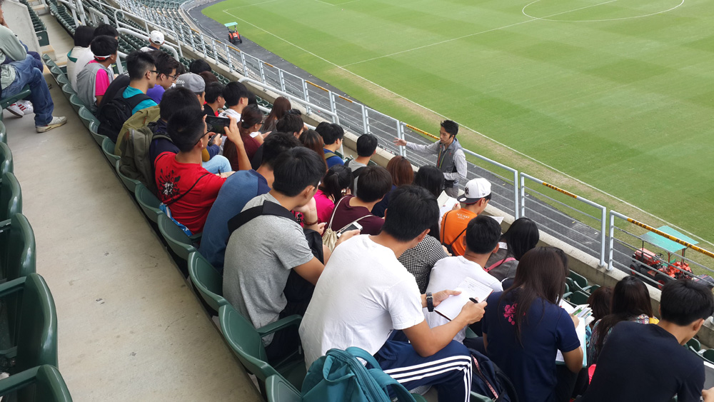 康文署一直有提供香港大球場導賞服務，惟過去5年累計參觀人次不足1200人。