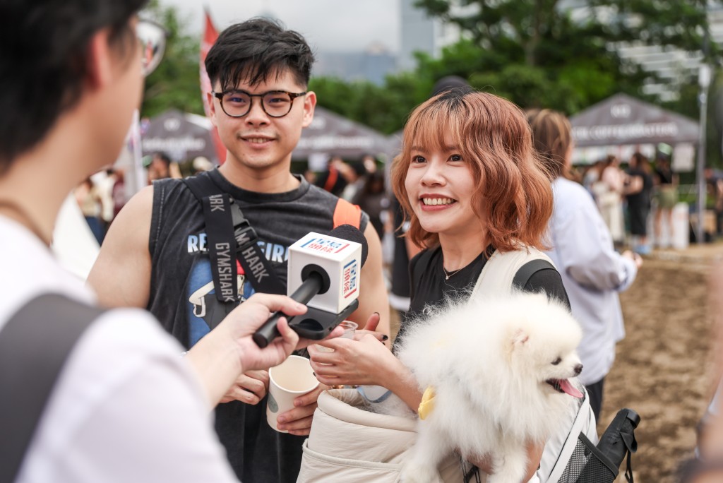 情侶楊先生與周小姐特意趁人少來品嚐精品咖啡。 情侶楊先生與周小姐特意趁人少來品嚐精品咖啡。