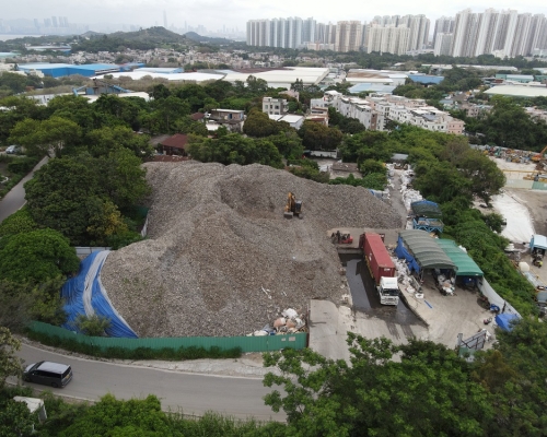 環團早前在元朗發現多幅棕地積存「垃圾山」。資料圖片