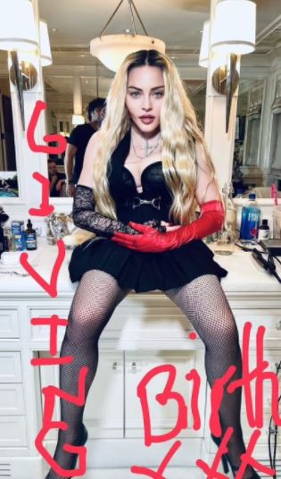 連日公開多張性感照宣傳紀錄片《Madame X》。