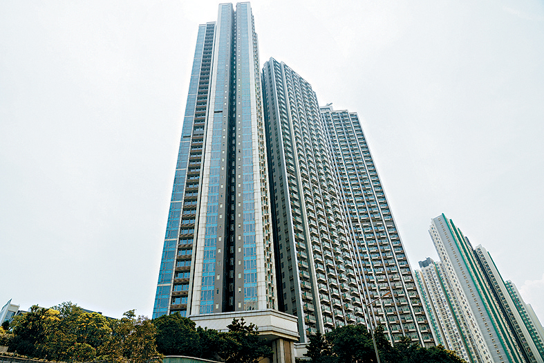 南昌站匯璽7座中層E室，以2.5萬租出，呎租約54.2元。