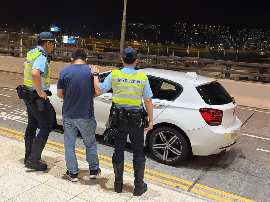 警方拘捕兩名司機。警方提供