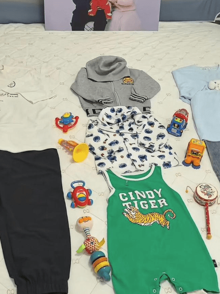 胡女士一直保留孫兒的衣物。瀟湘晨報