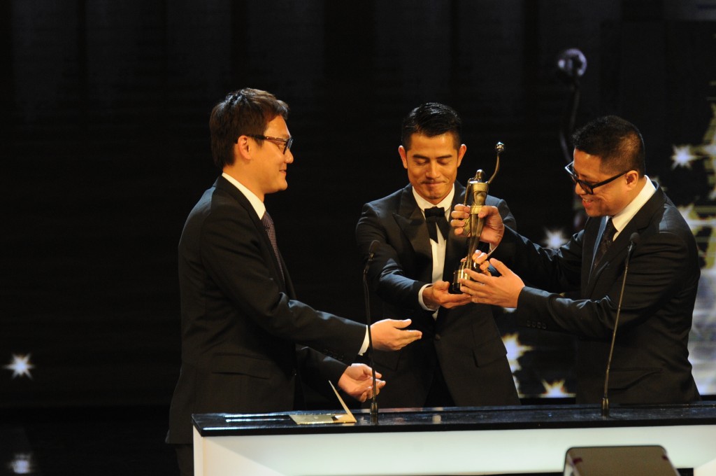 梁樂民（右）、陸劍青（左）執導的《寒戰》奪金像獎「最佳導演」。