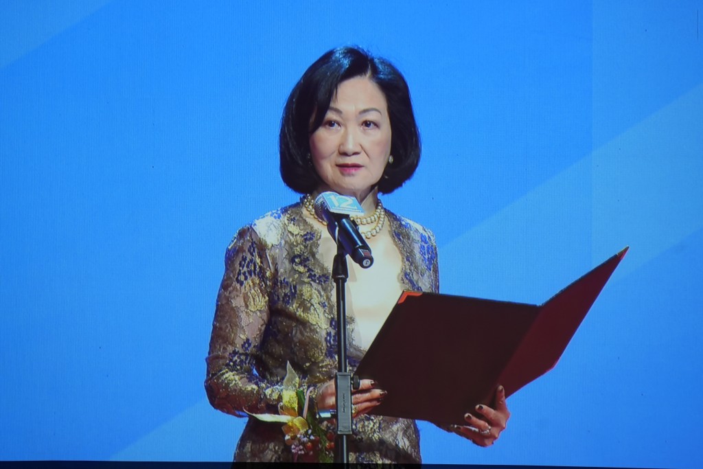 葉劉淑儀讚揚特區政府全體官員在過去一年勵精圖治。吳艷玲攝