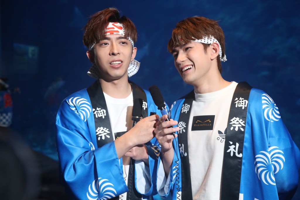 魏浚笙參與綜藝節目《膠戰》系列，與呂爵安都是玩得之人。